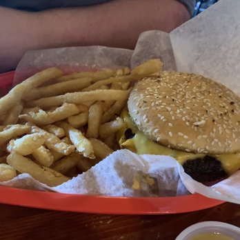 Hub Stacey's - Cheeseburger - Sports Bars Near Me - Pensacola, Florida