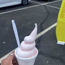 Iguana Island Treats - Pineapple dole whip