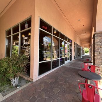 Kung Fu Tea - Exterior view seating area - Bubble Tea Near Me - Rancho Cucamonga, California Kung Fu Tea - Exterior view seating area - Bubble Tea Near Me - Rancho Cucamonga, California