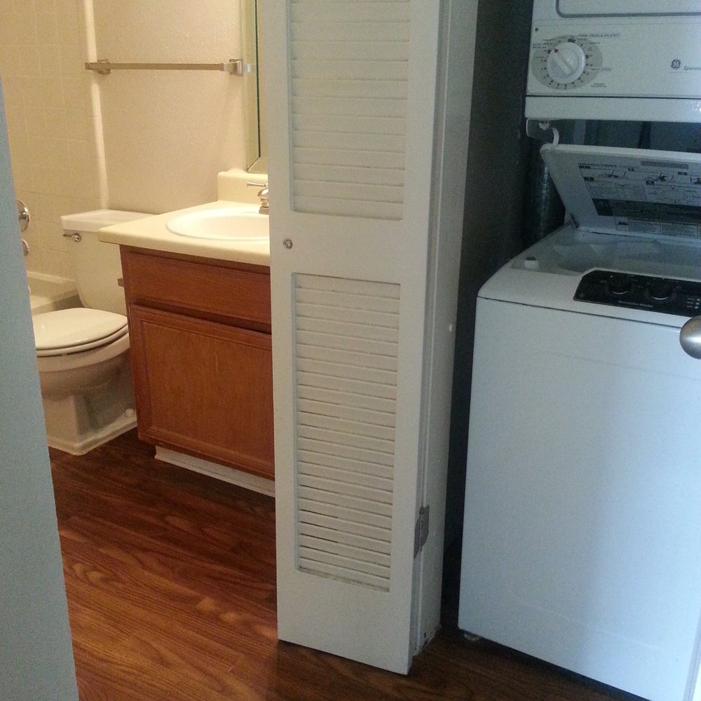 The Village Meadow - 2 bed 2 bath- 926 sq ft. bathroom n washer area- stackable - Apartments Near Me - Dallas, Texas The Village Meadow - 2 bed 2 bath- 926 sq ft. bathroom n washer area- stackable - Apartments Near Me - Dallas, Texas