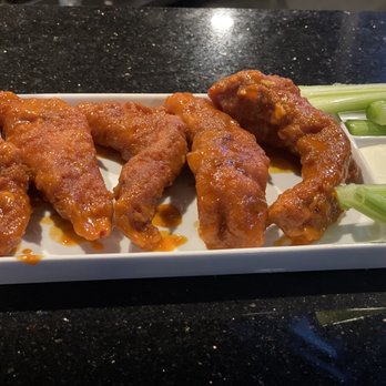Thirsty Turtle Seagrill - Chicken Stingers, hot with blue cheese - Chicken Wings Near Me - Fort Pierce, Florida
