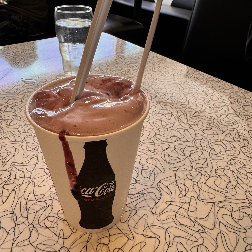 Skyline Restaurant - Raspberry/Blackberry shake - Burgers Near Me - Portland, Oregon Skyline Restaurant - Raspberry/Blackberry shake - Burgers Near Me - Portland, Oregon