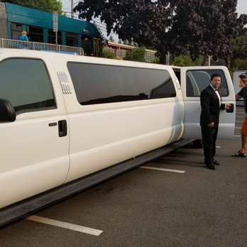 Brooklyn's Luxury Coach Services - Check out the length! Yeah, size matters. - Limos Near Me - Lynnwood, Washington Brooklyn's Luxury Coach Services - Check out the length! Yeah, size matters. - Limos Near Me - Lynnwood, Washington