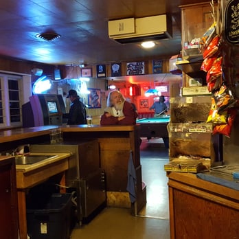 Border Tavern - the interior of a bar - Burgers Near Me - Walla Walla, Washington Border Tavern - the interior of a bar - Burgers Near Me - Walla Walla, Washington