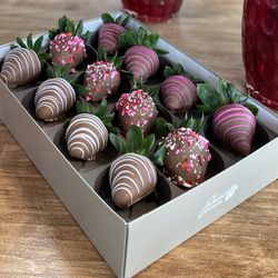 Mystic Floral & Garden - Chocolate Covered Strawberries for all occasions. Available by the dozen or half dozen