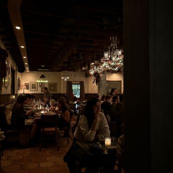 Bacari Silverlake - Dining room - Mediterranean Near Me - Los Angeles, California