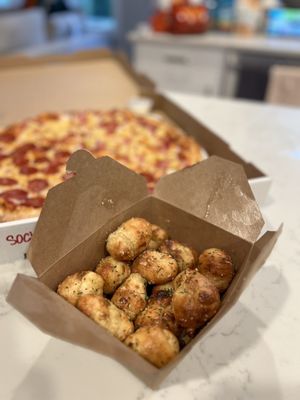 Photo of Society Pie - Beaverton, OR, US. The freshly made Garlic Knots were so tasty!