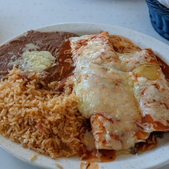 Los MaGueys Mexican Restaurant - Combo #17: beer enchilada and burrito - Mexican Near Me - Dallas, Georgia Los MaGueys Mexican Restaurant - Combo #17: beer enchilada and burrito - Mexican Near Me - Dallas, Georgia