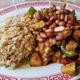 Lunch entree of kung pao chicken Lunch entree of kung pao chicken