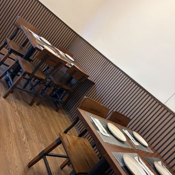 Tarah Thai Kitchen - Seating - Thai Near Me - San Jose, California