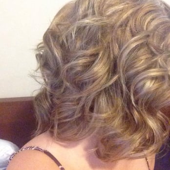 iHair Salon - My hair lays so nicely and the highlights and toner cause such a gorgeous blend! I'm thrilled. Thank you, Heart! - Hair Salons Near Me - Vienna, Virginia