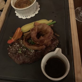 Deer Lodge - Hotels Near Me - Lake Louise, Alberta