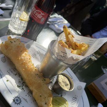 La Flotille - Fish & Chips - French Near Me - Versailles, 78 La Flotille - Fish & Chips - French Near Me - Versailles, 78