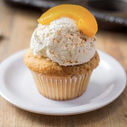 Molly's Cupcakes - Peach Cobbler