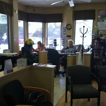 Salon Sirah - Get a great mani or pedi, gel nails, acrylics and tips - Hair Salons Near Me - Lodi, California