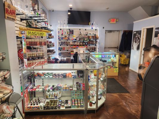 Brave Heart Smoke & Vape, 108B Poospatuck Ln, Mastic, NY 11950, US