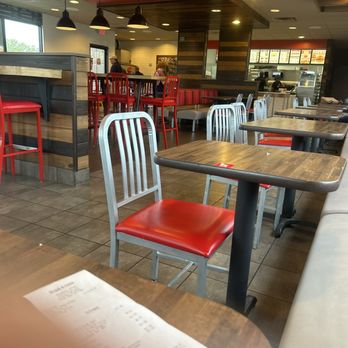 Arby's - Crumbs, slop and snot on the dining room tables - YOU GUYS CAN FO BETTER!!! - Fast Food Near Me - Kinston, North Carolina
