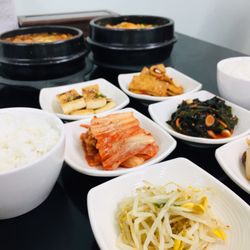 Lee Oriental Food Mart & Korean Restaurant