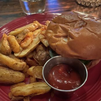 Main Sail Kitchen - Burger - Tapas/Small Plates Near Me - East Greenwich, Rhode Island Main Sail Kitchen - Burger - Tapas/Small Plates Near Me - East Greenwich, Rhode Island