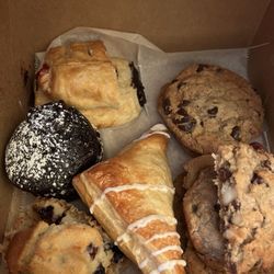 Andy's Flour Power Cafe & Bakery - Breakfast was great! Baked goods were great! We had a good time