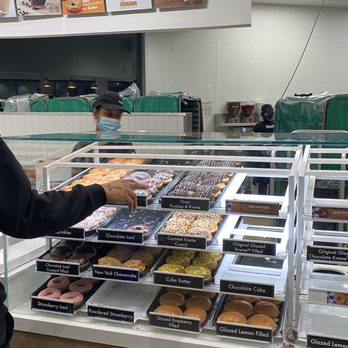 Krispy Kreme - Donut Flavours (October 2022) - Desserts Near Me - Toronto, Ontario