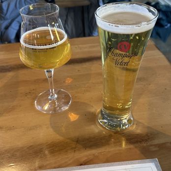 Upland FSQ Brewery - Champagne velvet and sour peach - Brewpubs Near Me - Indianapolis, Indiana Upland FSQ Brewery - Champagne velvet and sour peach - Brewpubs Near Me - Indianapolis, Indiana