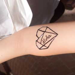 Lahaina Henna - Geometric heart with aloha