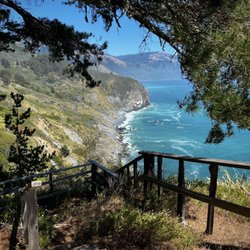 Lucia Lodge - Don't miss the short trail to a beautiful overlook behind the property (behind cabin #10).