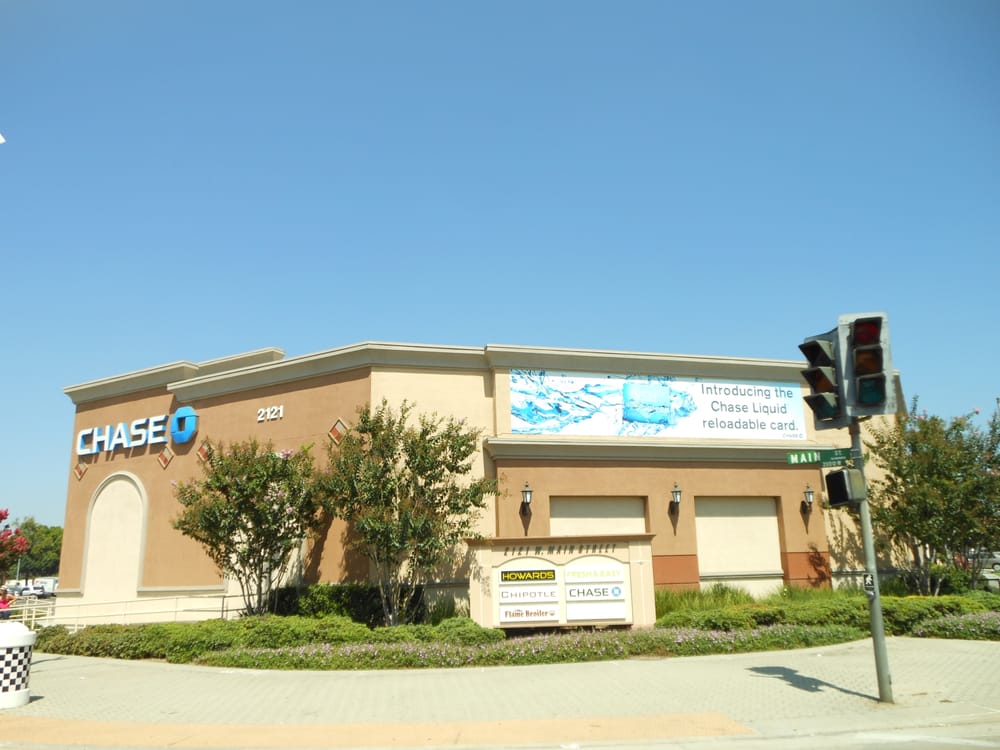 CHASE BANK Updated September 2024 12 Photos & 27 Reviews 2121 W
