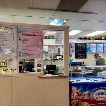 Soda Jerks Ice Cream Shoppe - Counter - Ice Cream & Frozen Yogurt Near Me - Helen, Georgia Soda Jerks Ice Cream Shoppe - Counter - Ice Cream & Frozen Yogurt Near Me - Helen, Georgia