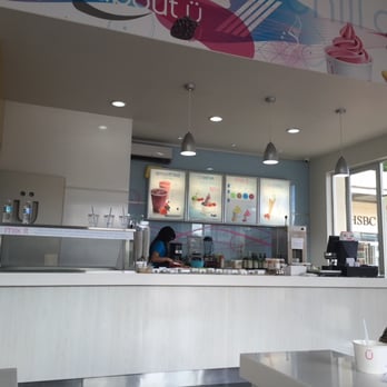 Yogen Fruz - Interior. Barra, caja y otras delicias. - Ice Cream & Frozen Yogurt Near Me - Guadalajara, JAL Yogen Fruz - Interior. Barra, caja y otras delicias. - Ice Cream & Frozen Yogurt Near Me - Guadalajara, JAL