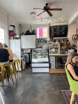 Petite Clouet Café by null