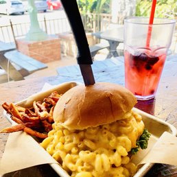 Mac N Cheese Burger