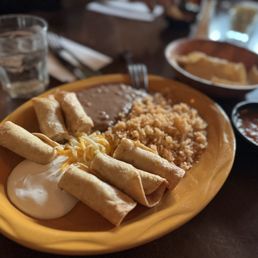 Chicken taquitos kids plate