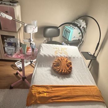 DH SPA - DH SPA Facial Room - Skin Care Near Me - Houston, Texas