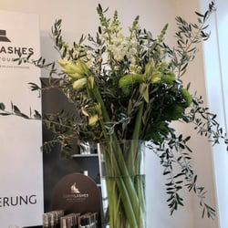 Lila Lounge - LUXUSLASHES Lounge Hamburg