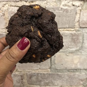 Levain Bakery - Bakeries Near Me - New York, New York