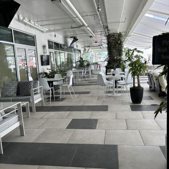 Motiq - Outdoor patio - Coffee & Tea Near Me - Los Angeles, California