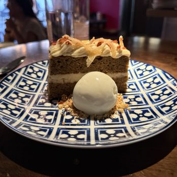 Giovedi - Carrot cake - Asian Fusion Near Me - Honolulu, Hawaii