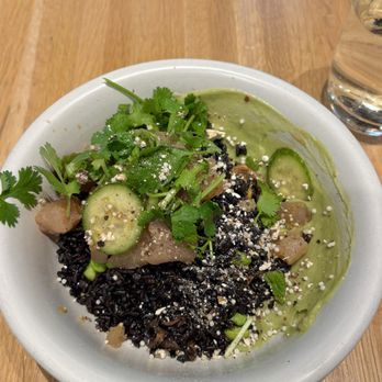 True Food Kitchen - Tuna Poke bowl - New American Near Me - New Orleans, Louisiana