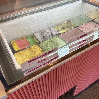 Local Scoop - Ice Cream & Frozen Yogurt Near Me - Bishop, California Local Scoop - Ice Cream & Frozen Yogurt Near Me - Bishop, California
