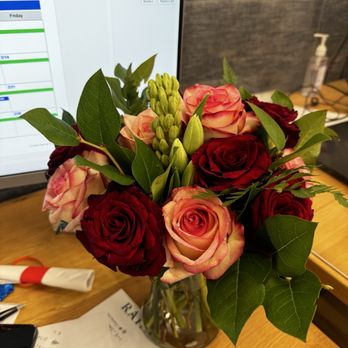 [ fLo rE sta ] - Florists Near Me - Long Island City, New York