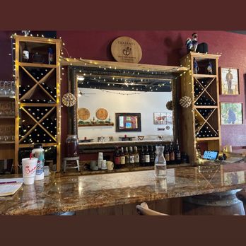 Bull Lion Ranch Winery - Wine Tasting Room Near Me - Grapevine, Texas