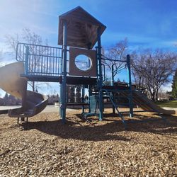Lester J Knott Neighborhood Park - Toddler structure