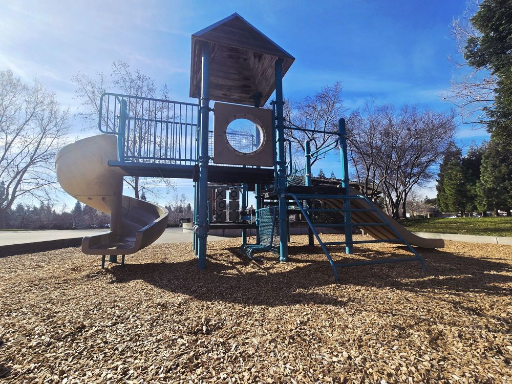Lester J Knott Neighborhood Park Logo