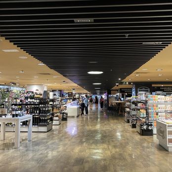 El Corte Inglés - 9th Floor gourmet food shop and food hall - Department Stores Near Me - Madrid, M