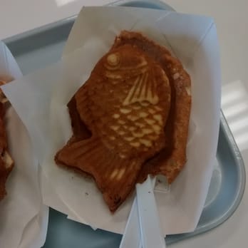 Rolled Ice Cream - Taiyaki, a waffle with your choice of filling in it. - Ice Cream & Frozen Yogurt Near Me - Orlando, Florida Rolled Ice Cream - Taiyaki, a waffle with your choice of filling in it. - Ice Cream & Frozen Yogurt Near Me - Orlando, Florida