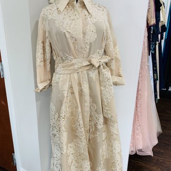 The Queen's Lace - Doesn't this remind you for Jackie O? - Formal Wear Near Me - Cincinnati, Ohio