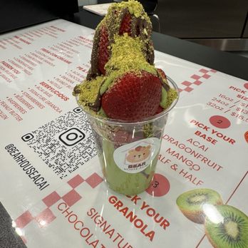Bear House Acai - Dubai strawberry pistachio chocolate - Acai Bowls Near Me - Thousand Oaks, California