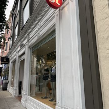 Lululemon - Store front - Women's Clothing Near Me - San Francisco, California